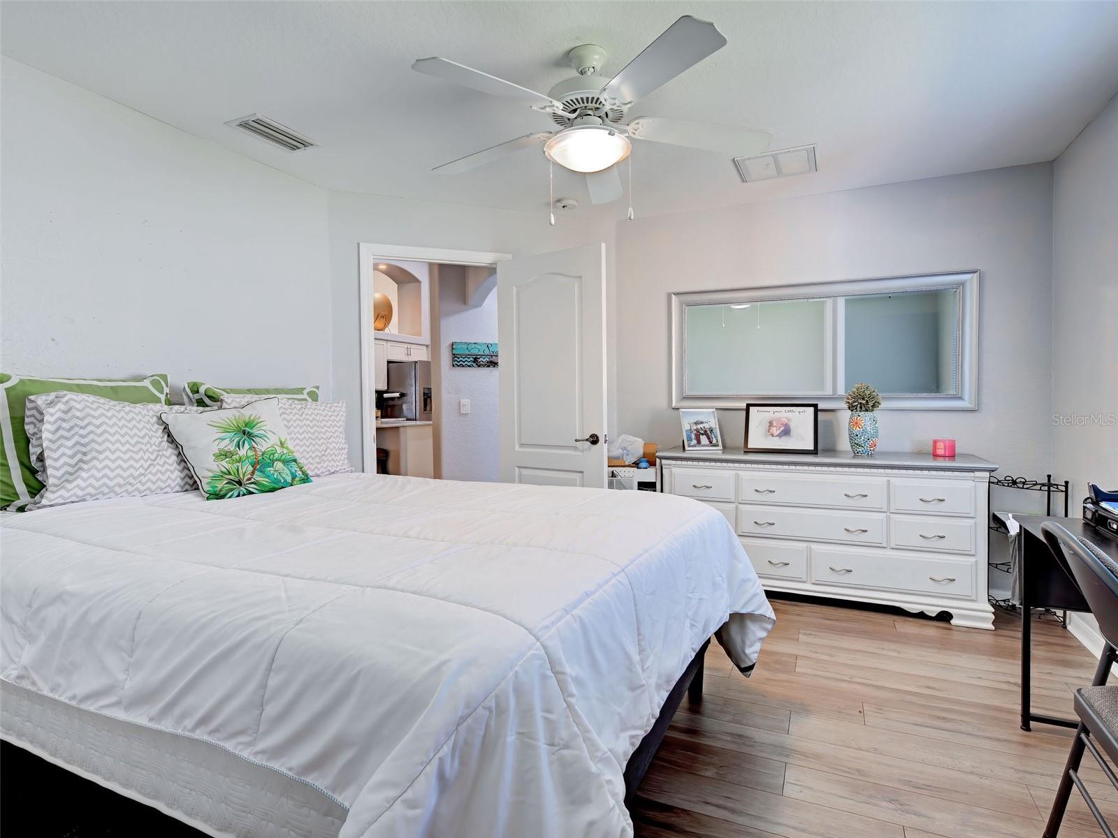 3676 DIAMOND AVE — photo 45