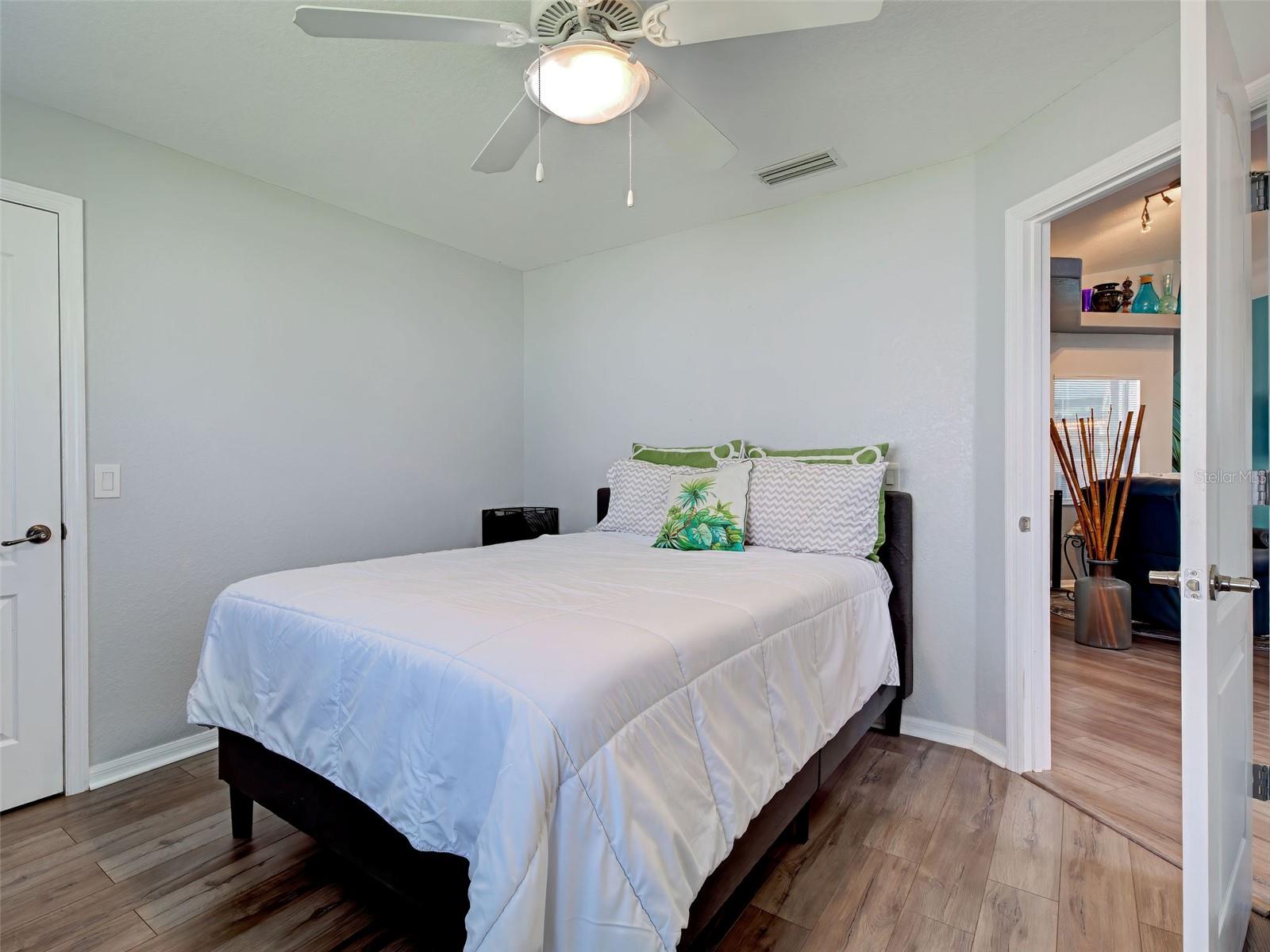 3676 DIAMOND AVE — photo 44