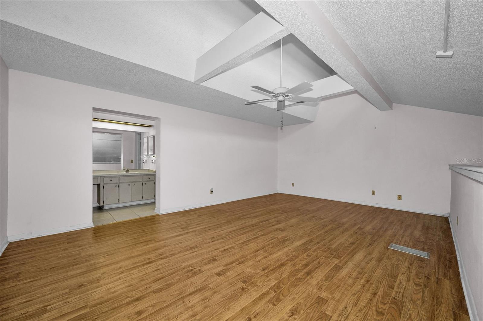 13612 S VILLAGE DR #5307 — photo 13