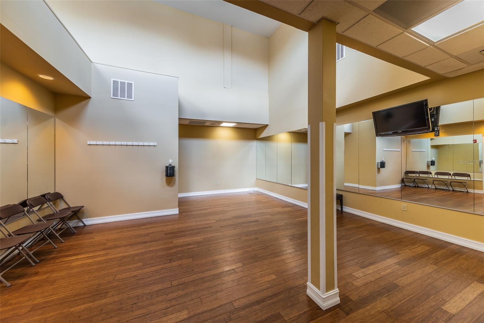 13612 S VILLAGE DR #5307 — photo 38