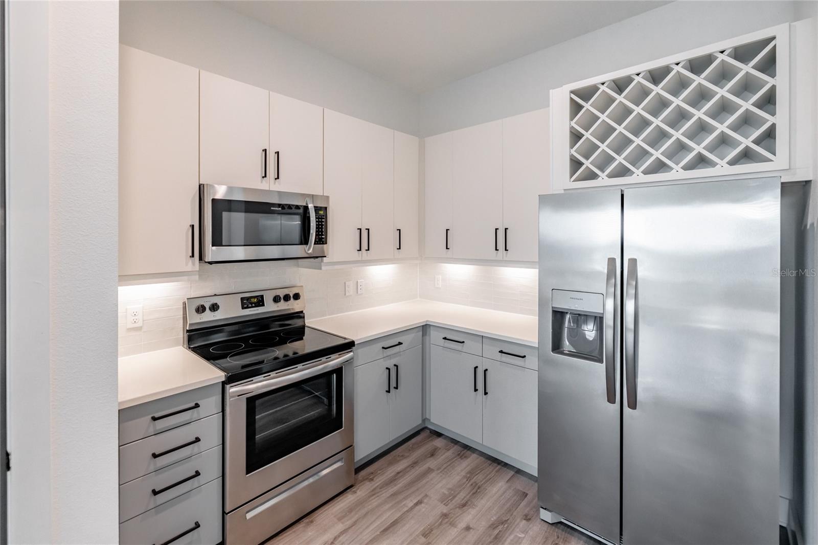 1420 LAKEFRONT DR #1104 — photo 4