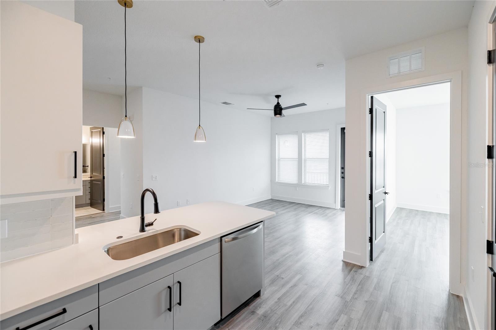 1420 LAKEFRONT DR #1104 — photo 5