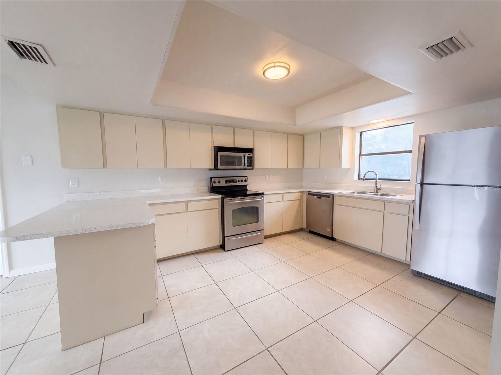 8022 TIMBER LAKE LN — photo 3