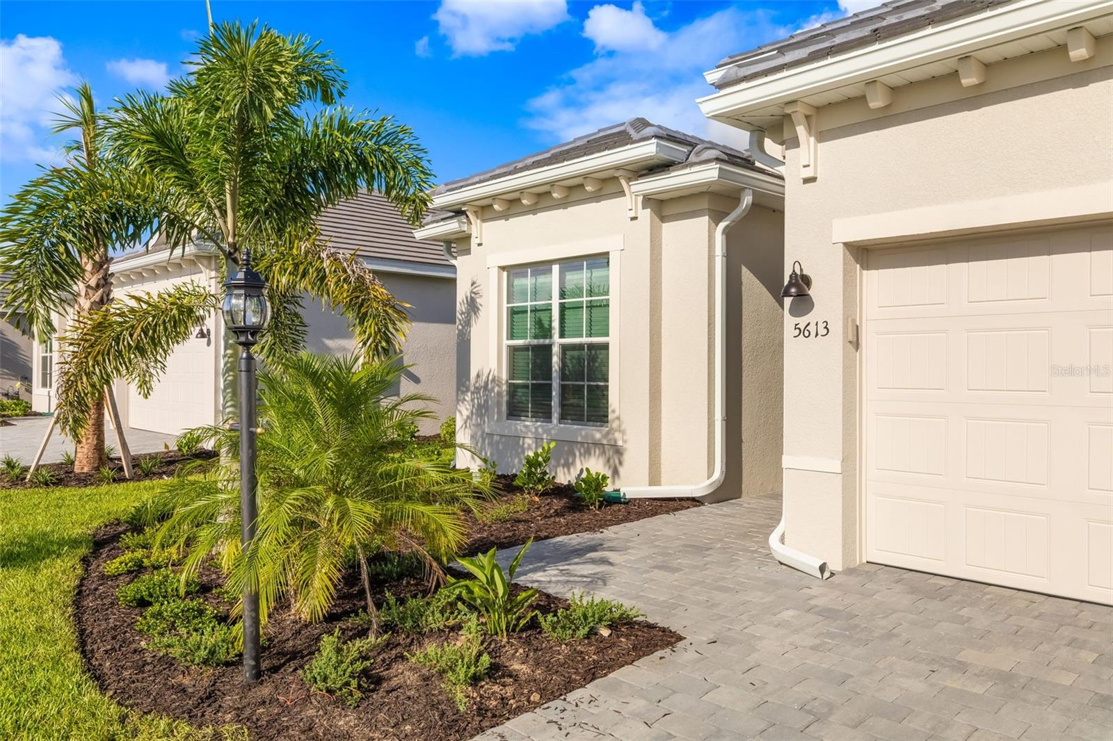 5613 LIGHTNING WHELK LN — photo 3