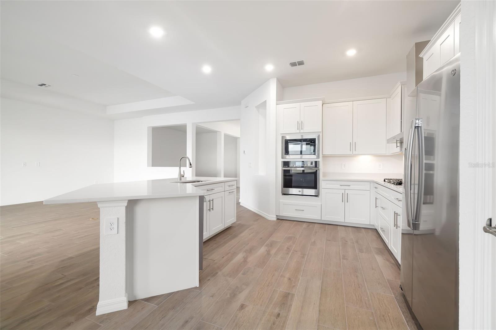 5613 LIGHTNING WHELK LN — photo 8