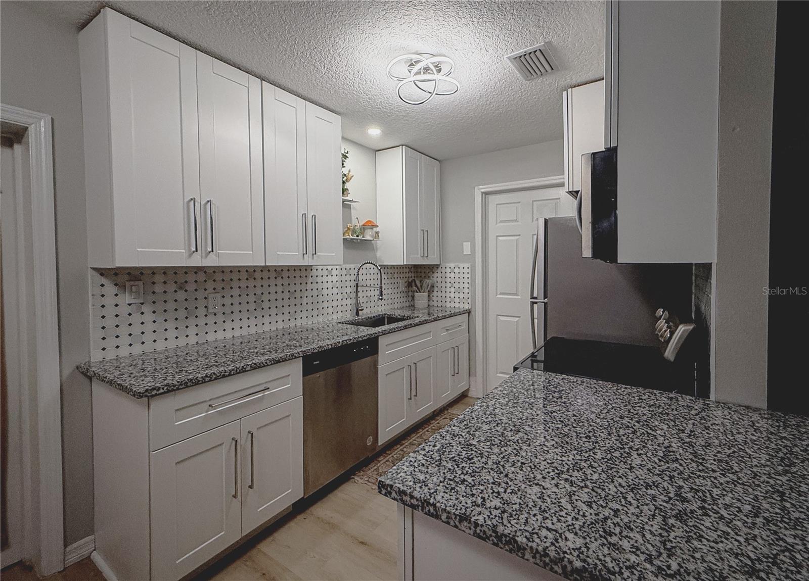 7413 LAKESHORE DR — photo 11