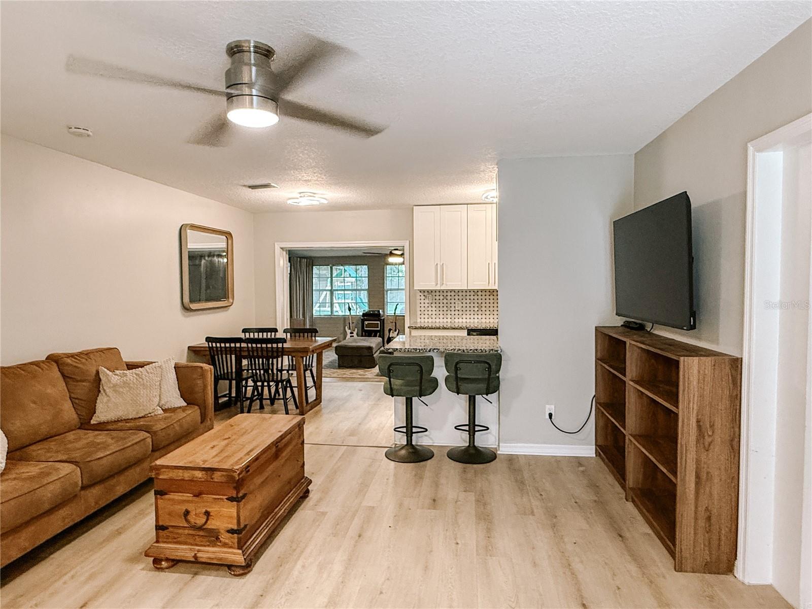 7413 LAKESHORE DR — photo 2