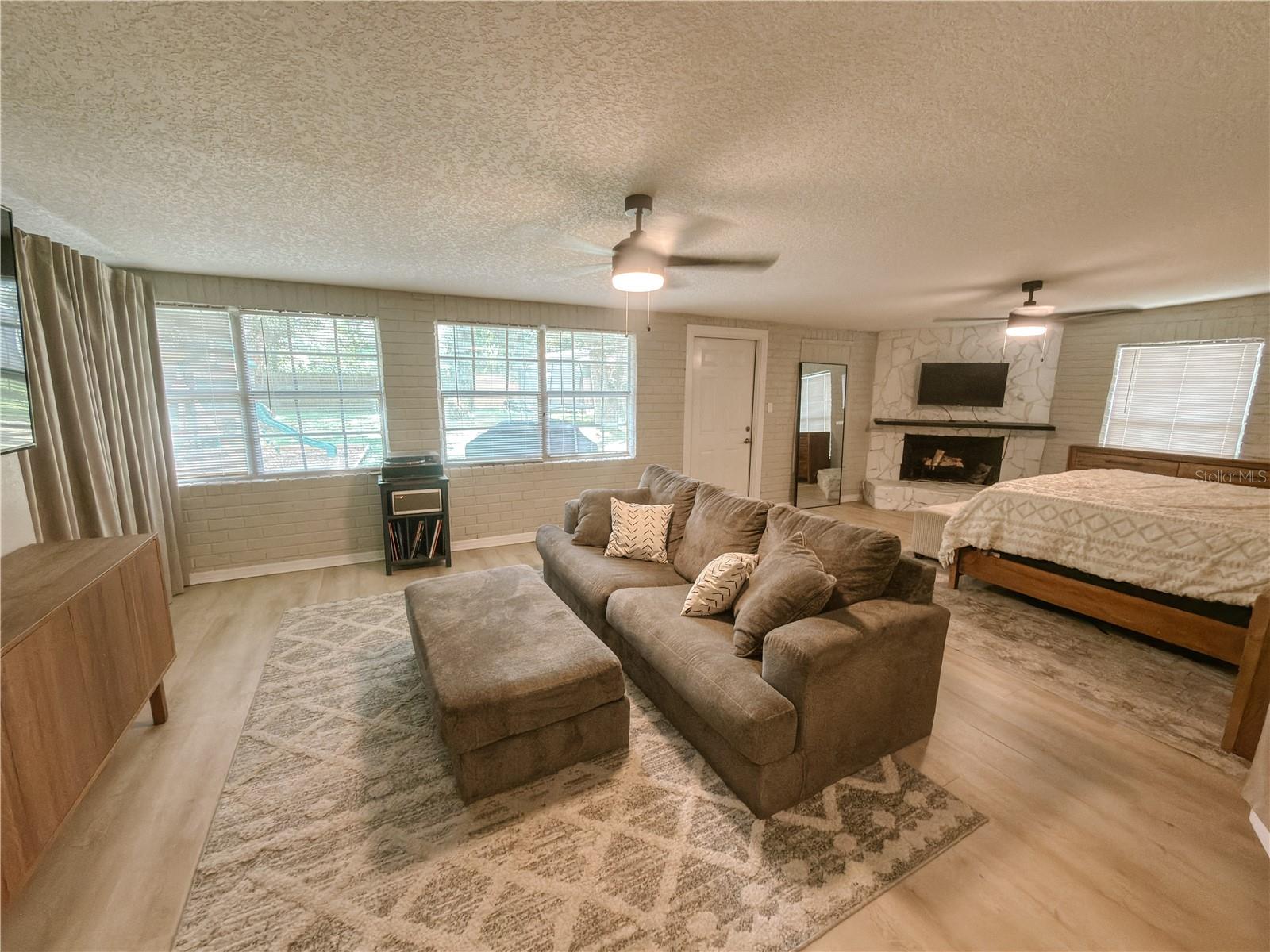 7413 LAKESHORE DR — photo 15