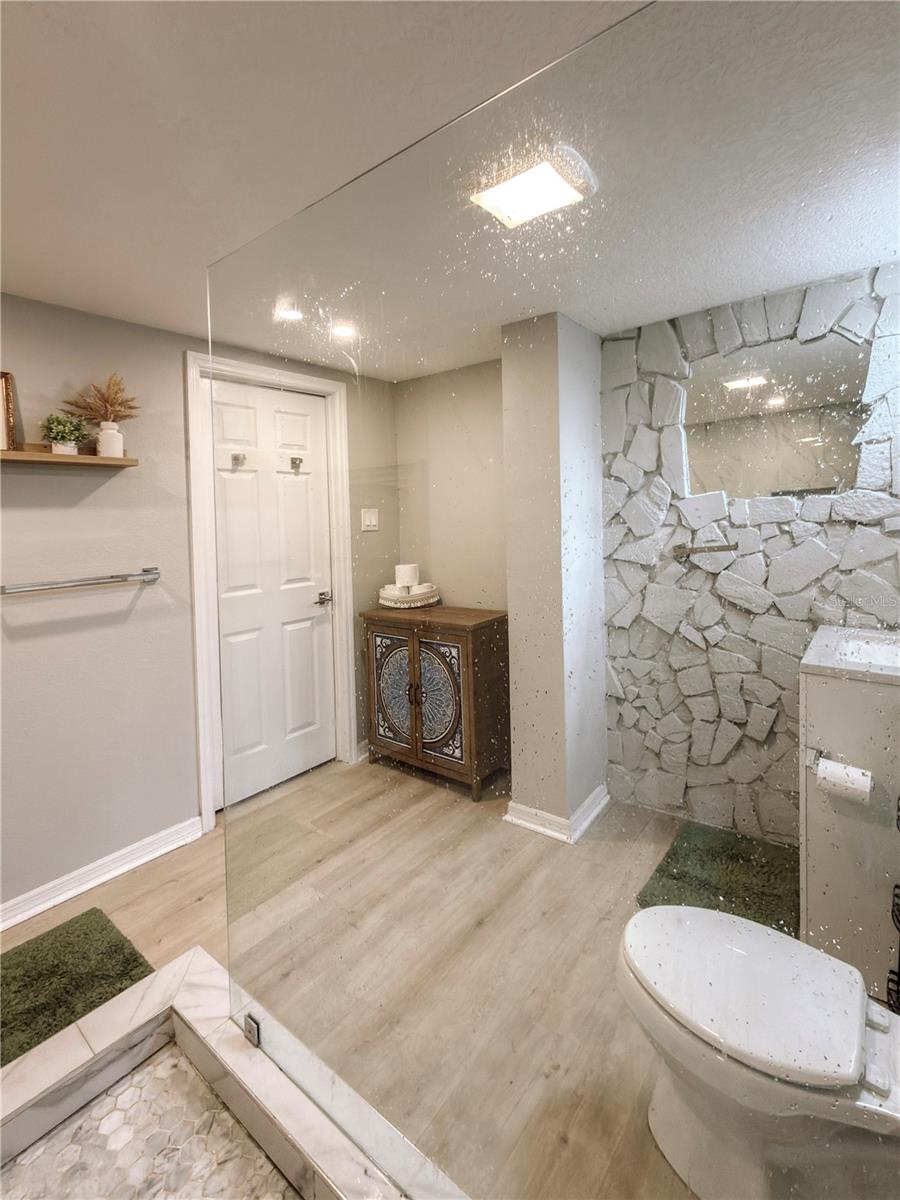7413 LAKESHORE DR — photo 18