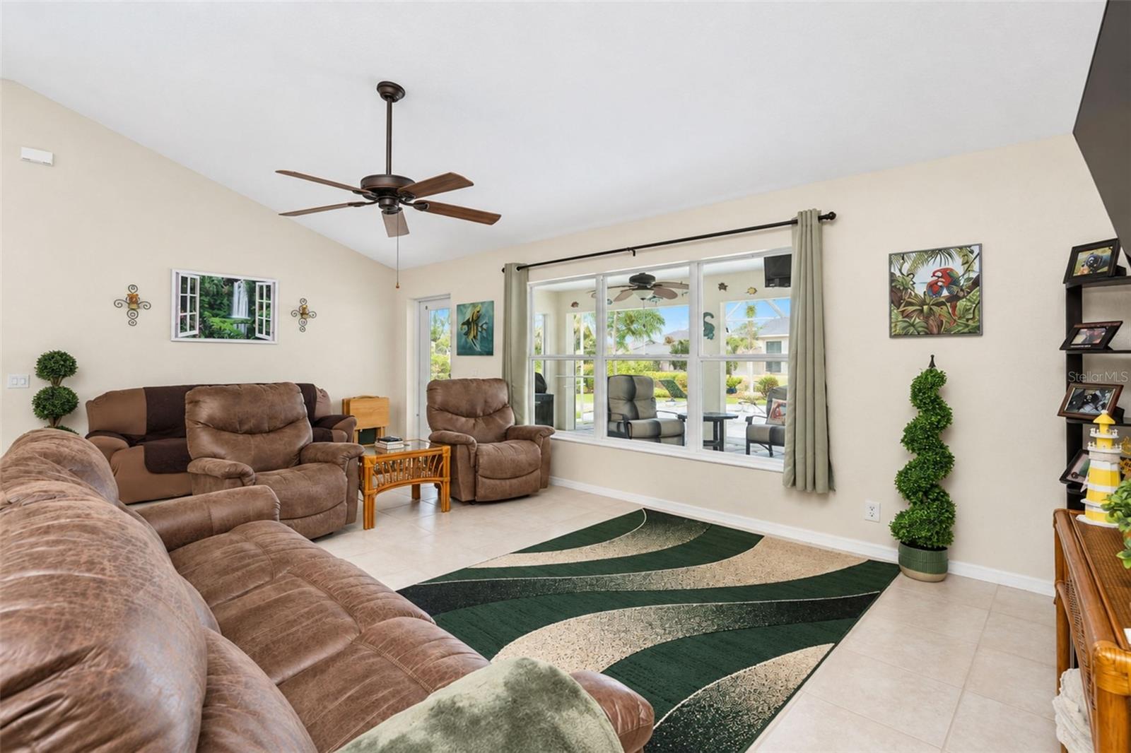 4196 SKYWAY AVE — photo 20