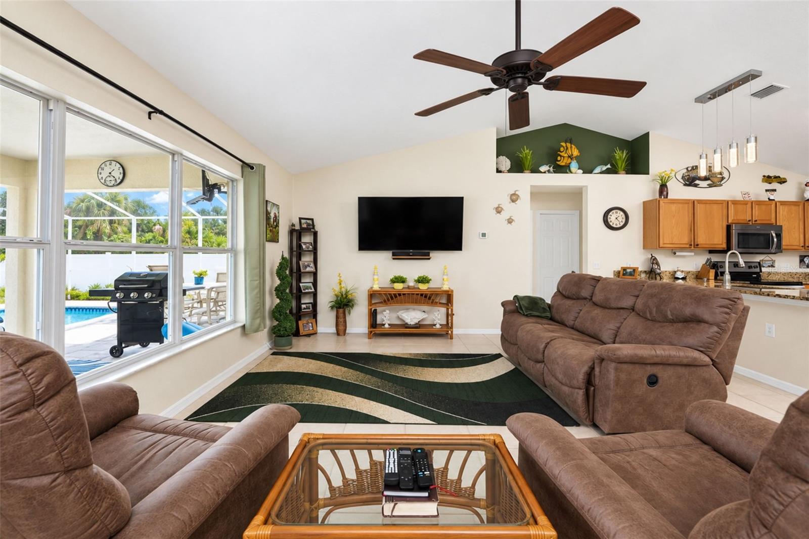 4196 SKYWAY AVE — photo 12
