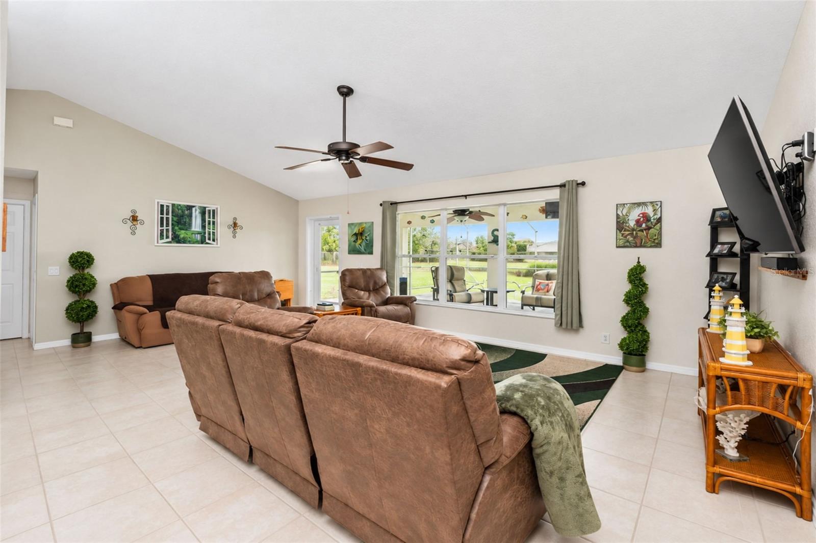 4196 SKYWAY AVE — photo 19