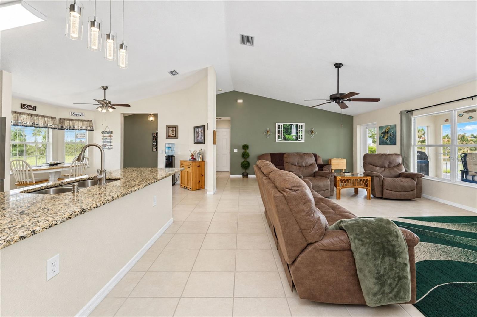 4196 SKYWAY AVE — photo 18