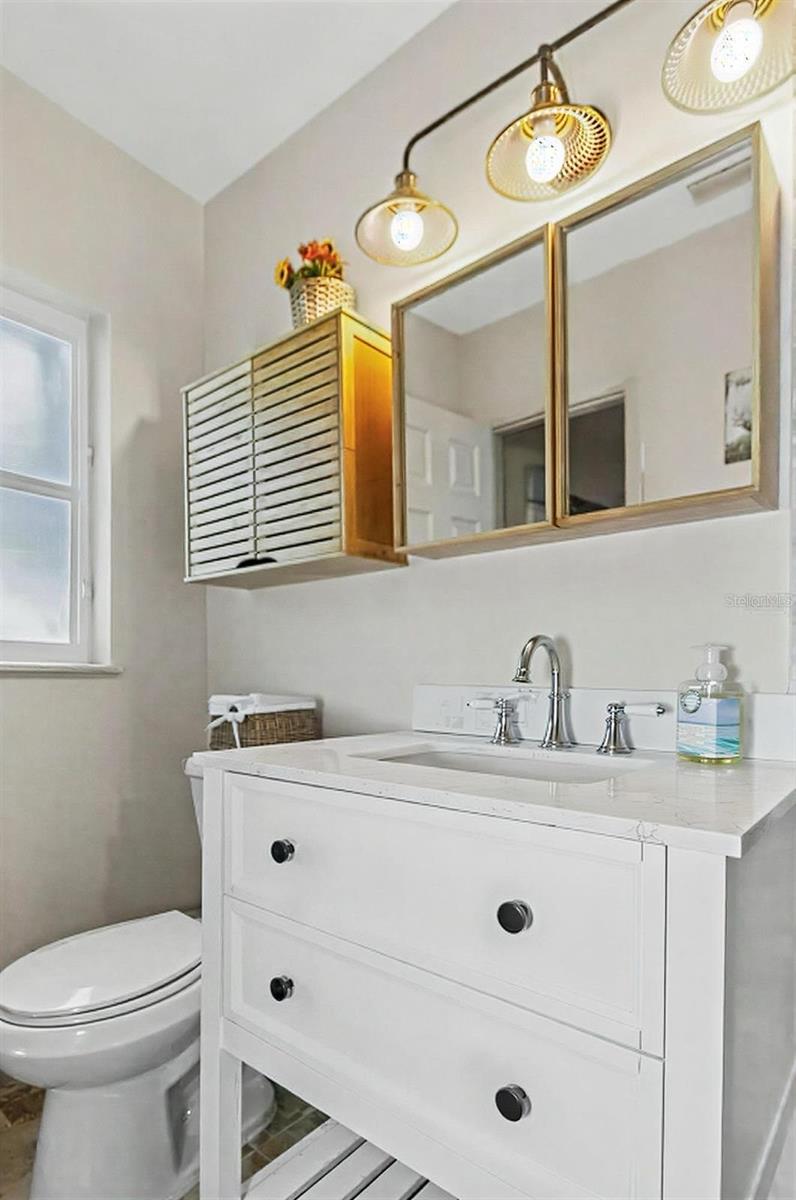 1057 CALUMET ST — photo 23