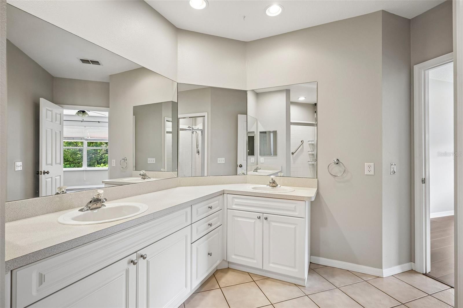 1400 WATER VIEW DR W #202 — photo 26