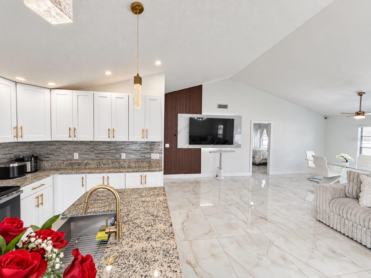 5483 FRIARSWAY DR — photo 16