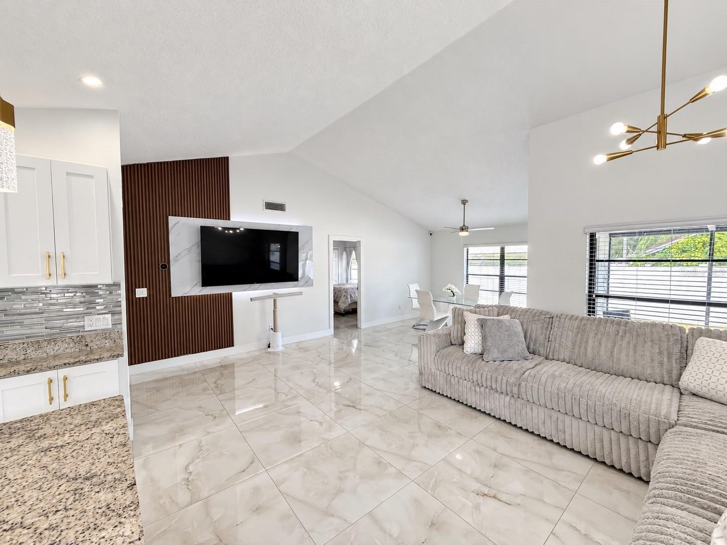 5483 FRIARSWAY DR — photo 15