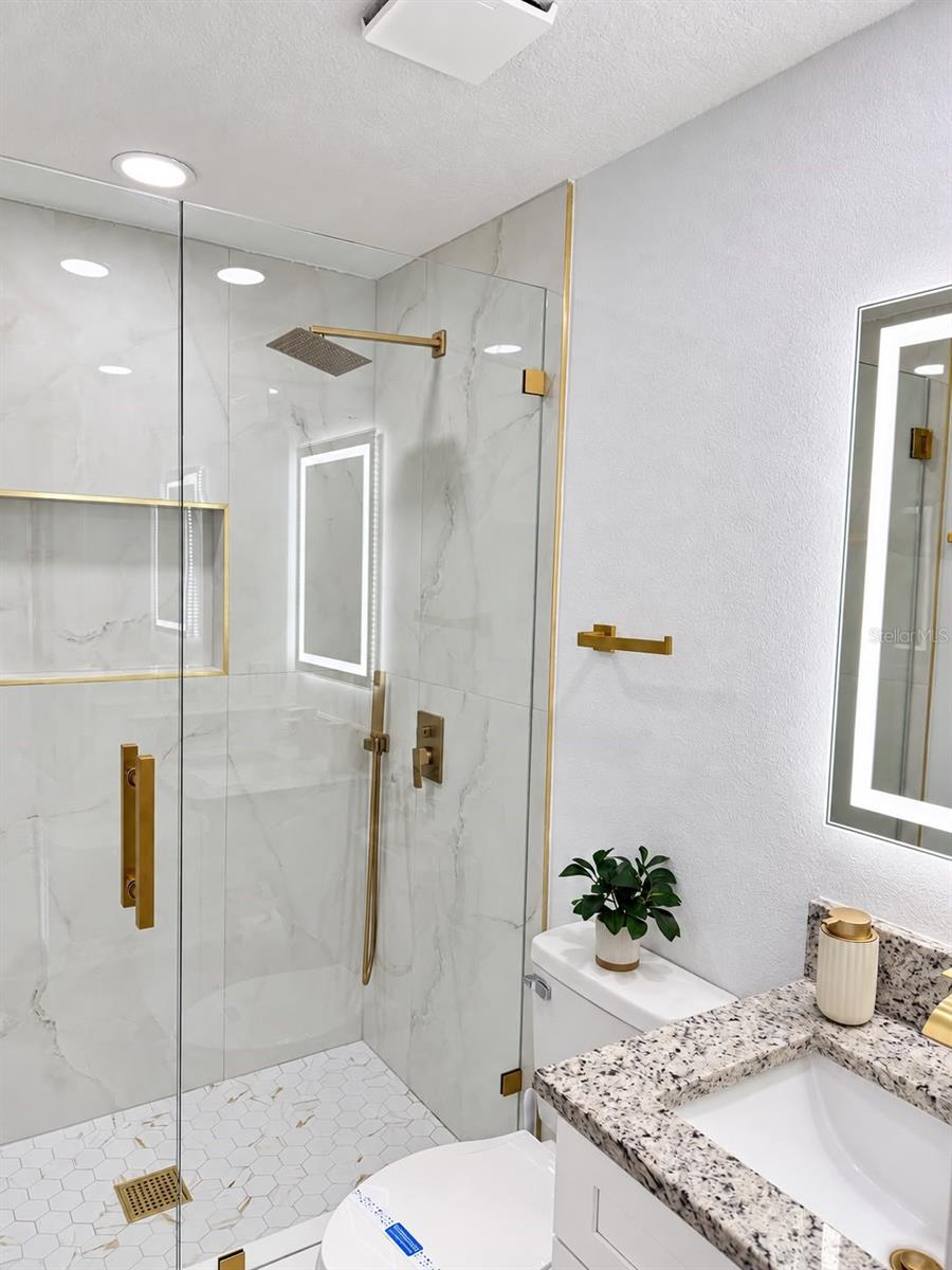 5483 FRIARSWAY DR — photo 31