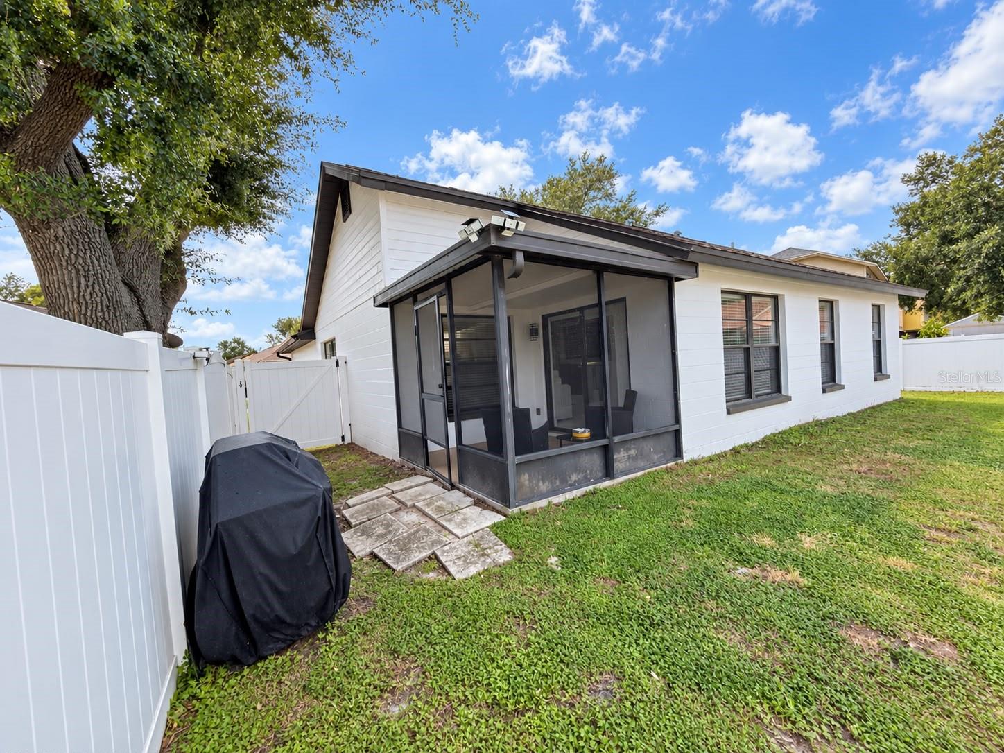 5483 FRIARSWAY DR — photo 45