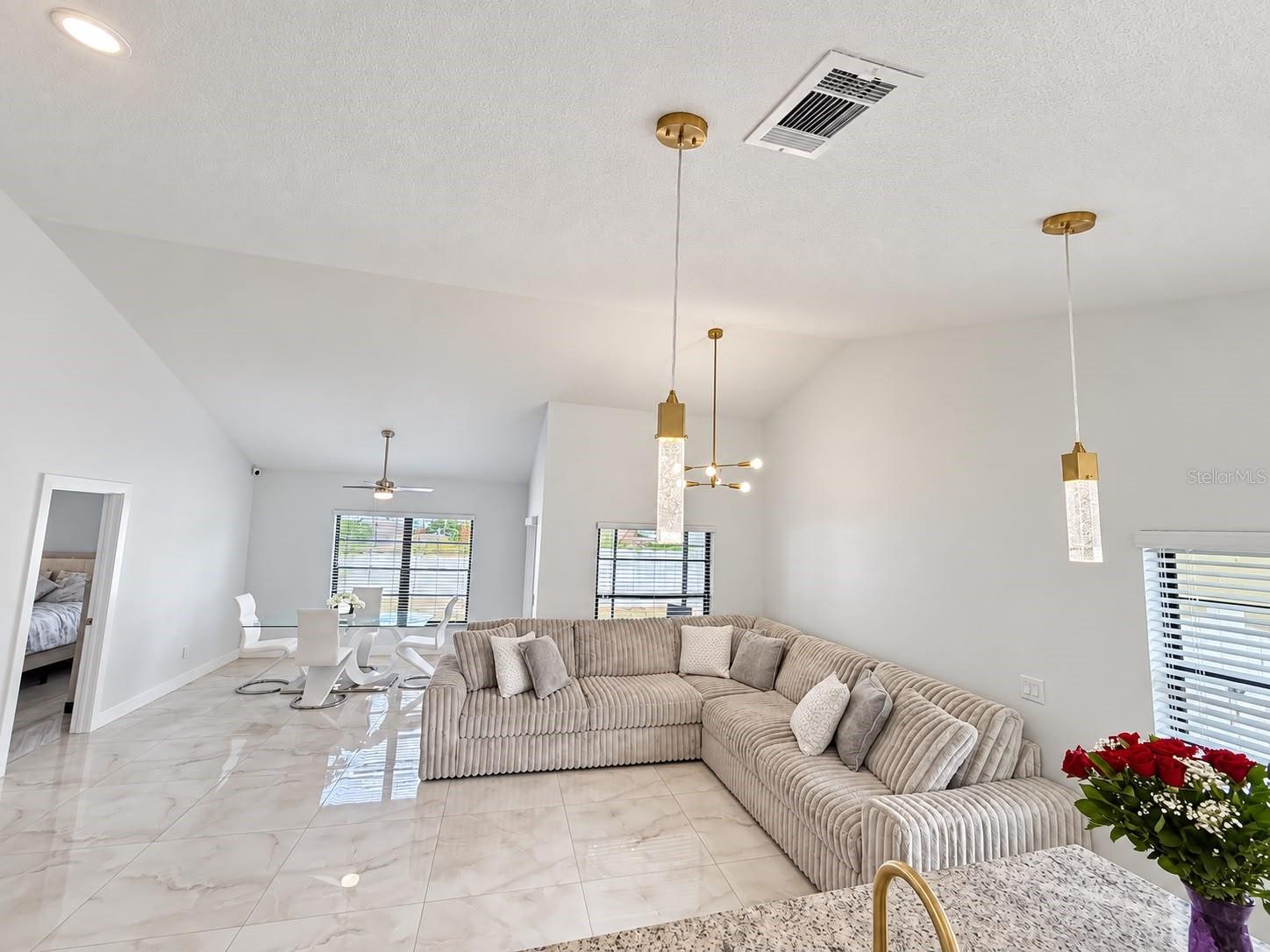 5483 FRIARSWAY DR — photo 23