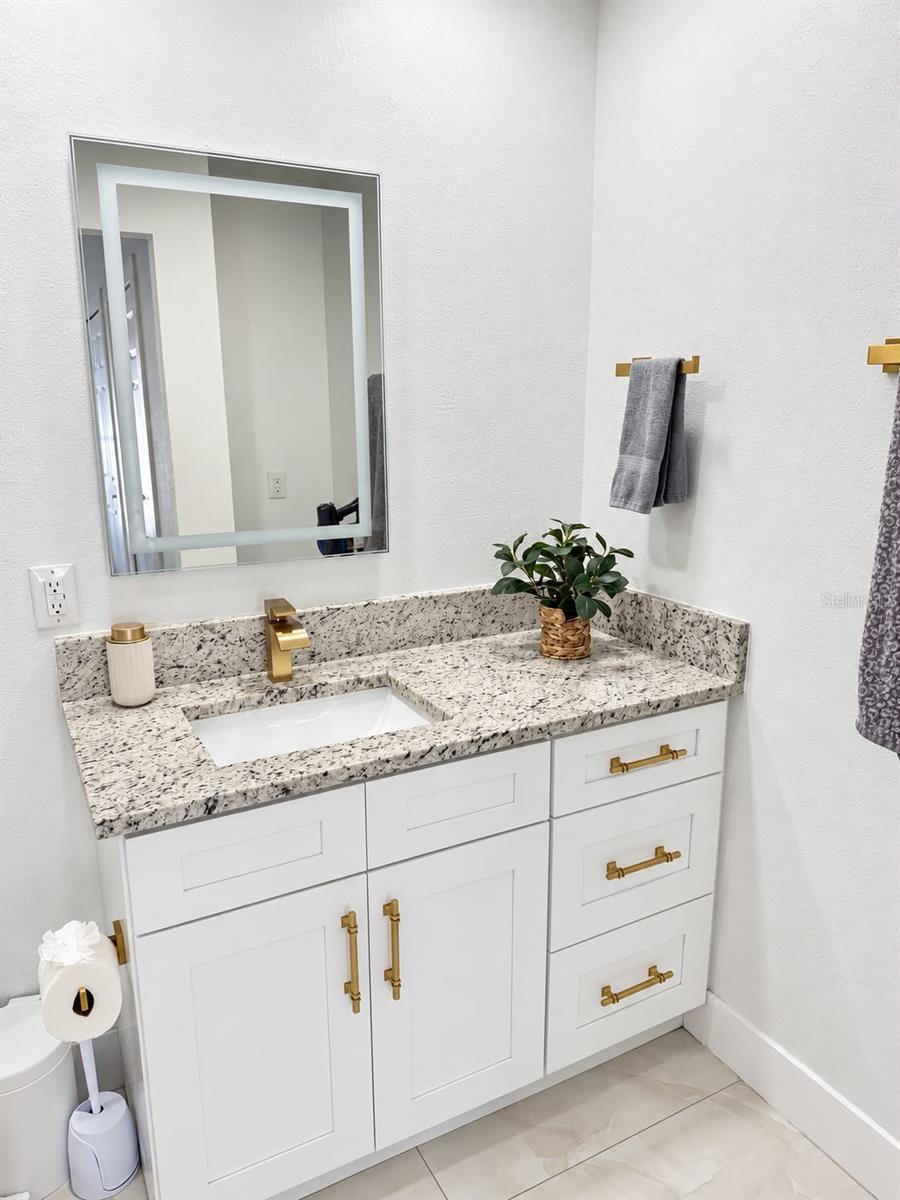 5483 FRIARSWAY DR — photo 32