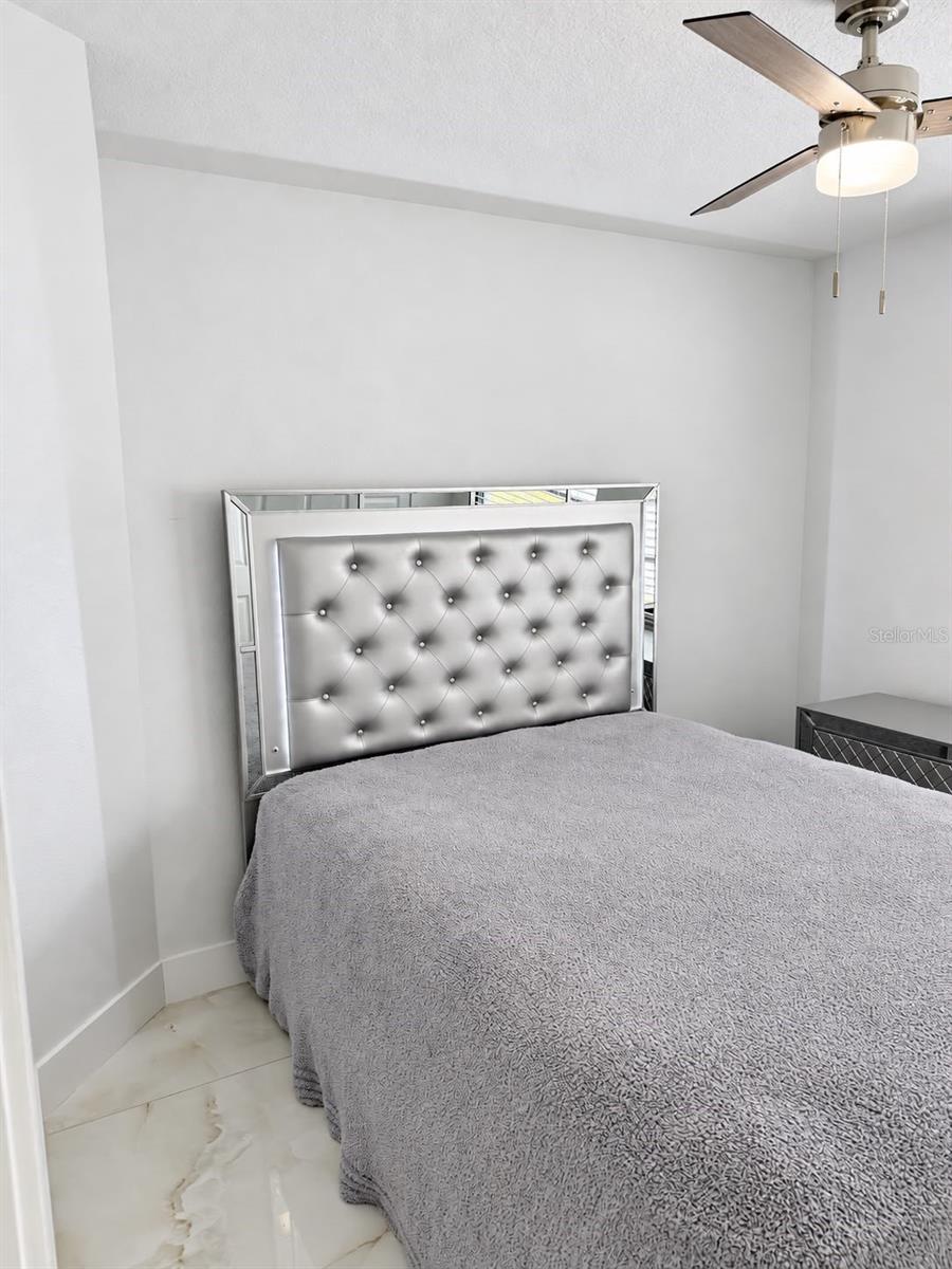 5483 FRIARSWAY DR — photo 34