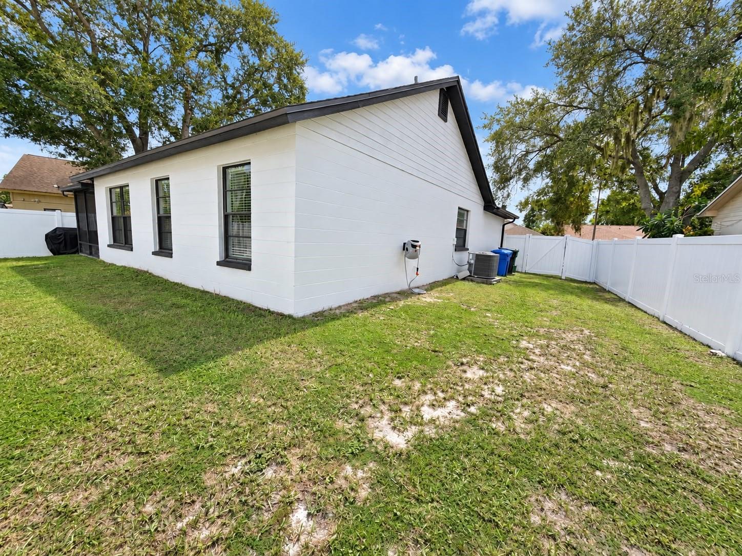 5483 FRIARSWAY DR — photo 47