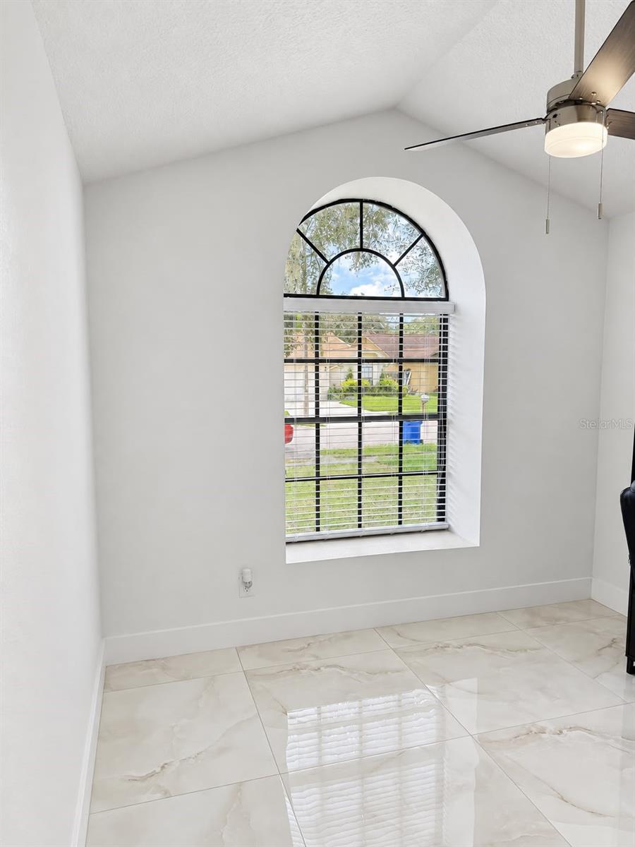 5483 FRIARSWAY DR — photo 30