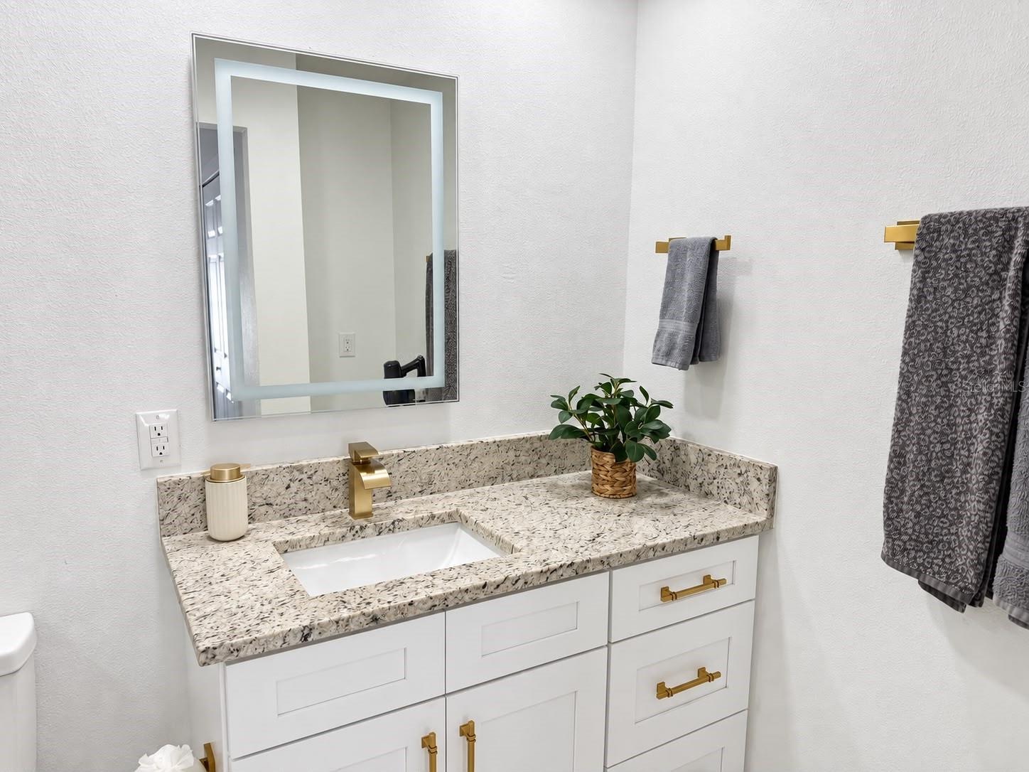 5483 FRIARSWAY DR — photo 36