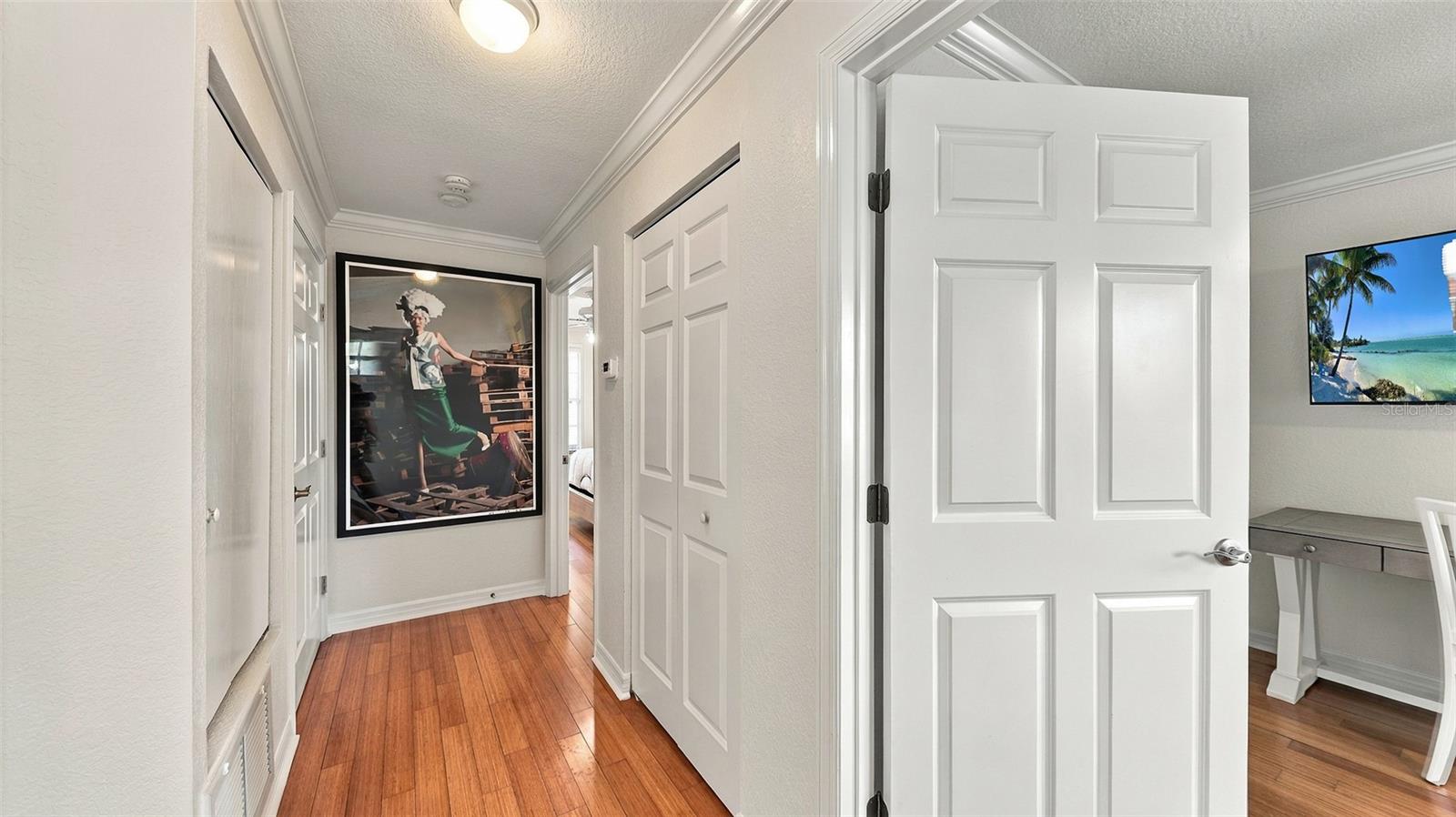 516 HOWARD CT — photo 35