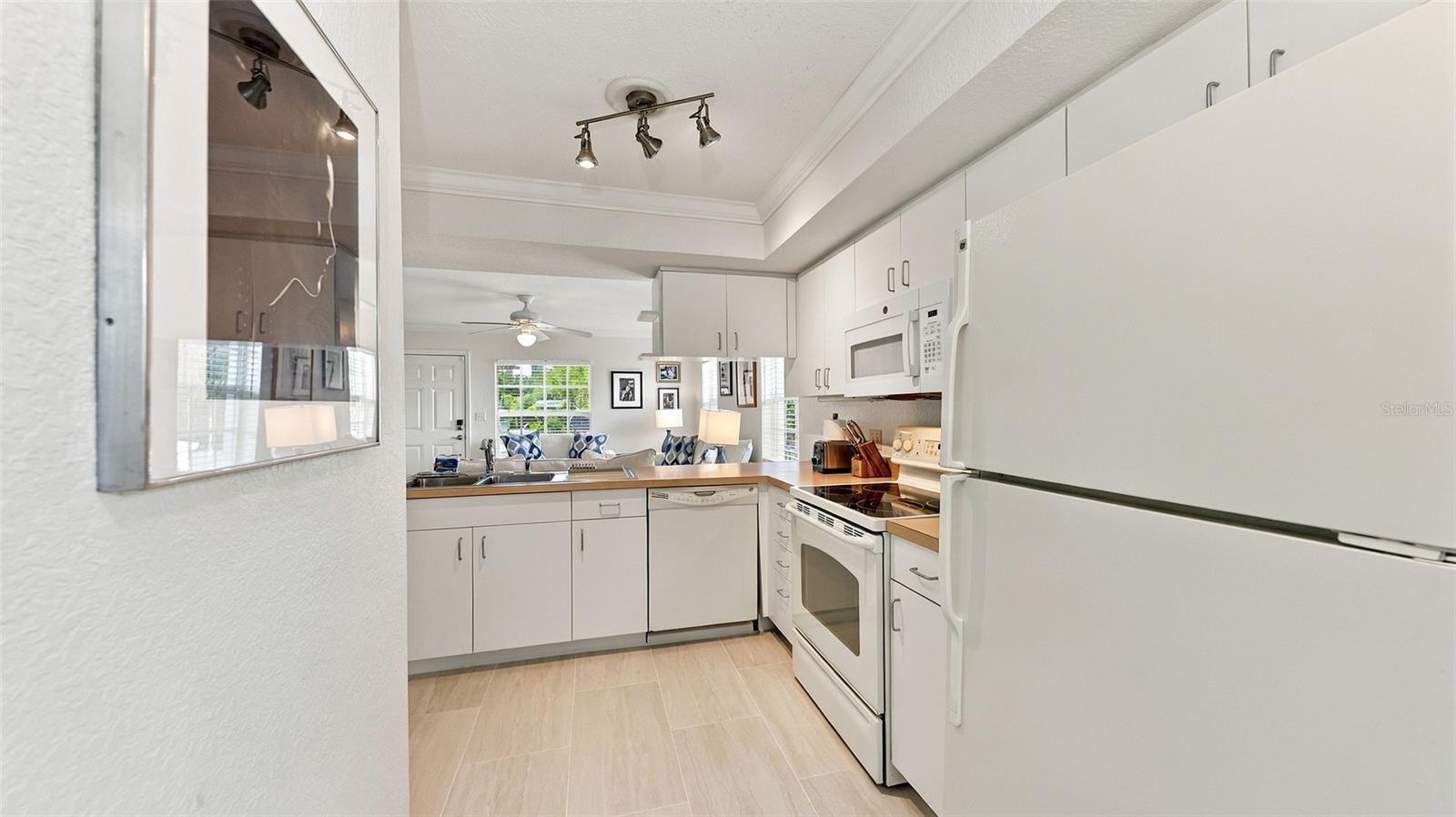 516 HOWARD CT — photo 15
