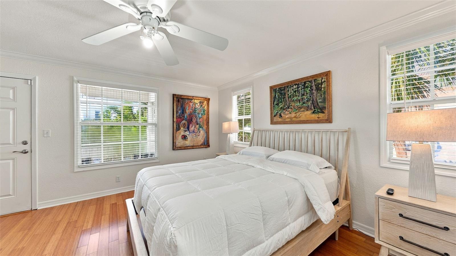 516 HOWARD CT — photo 22