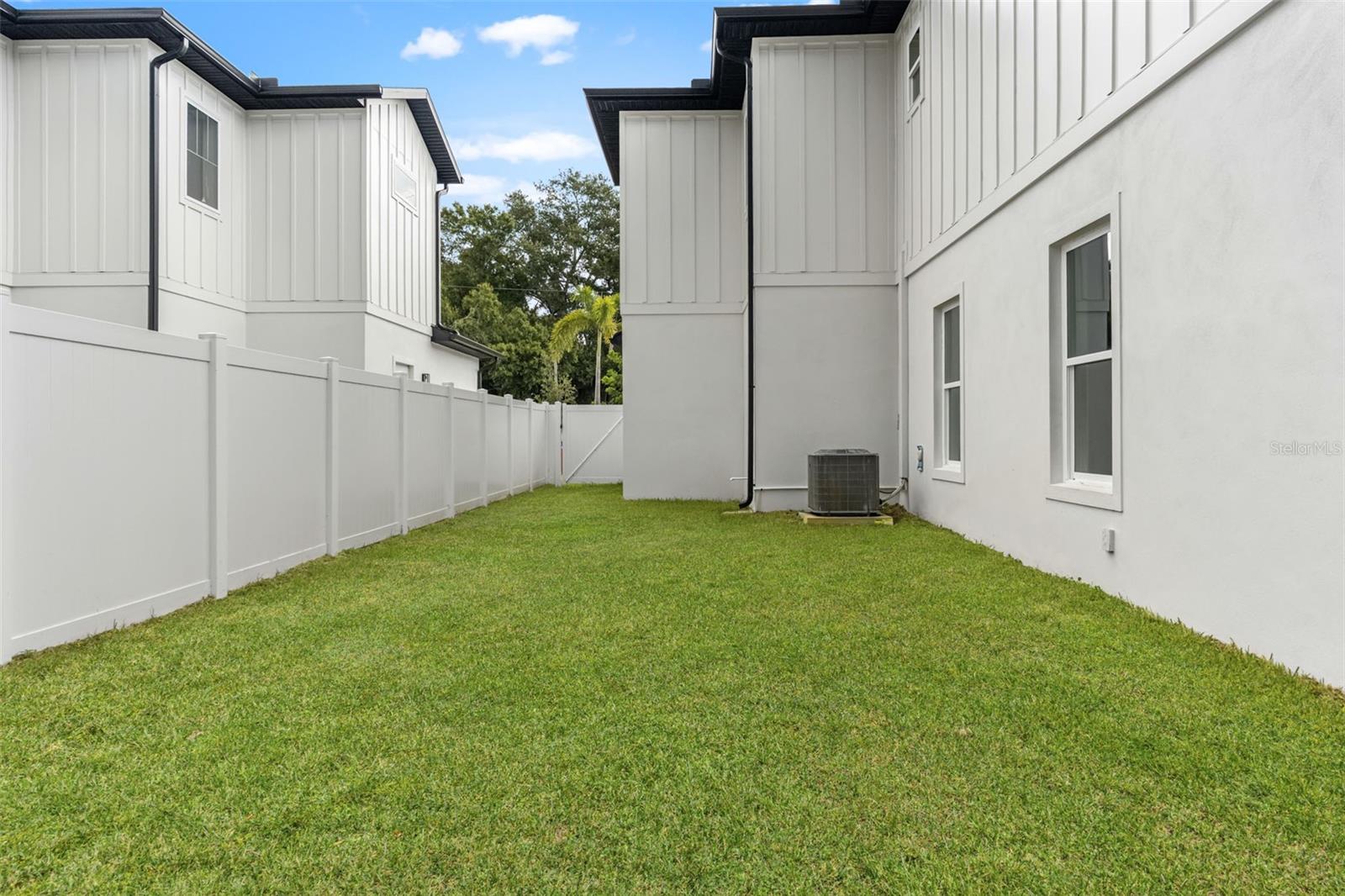 10154 HODSON PL — photo 38