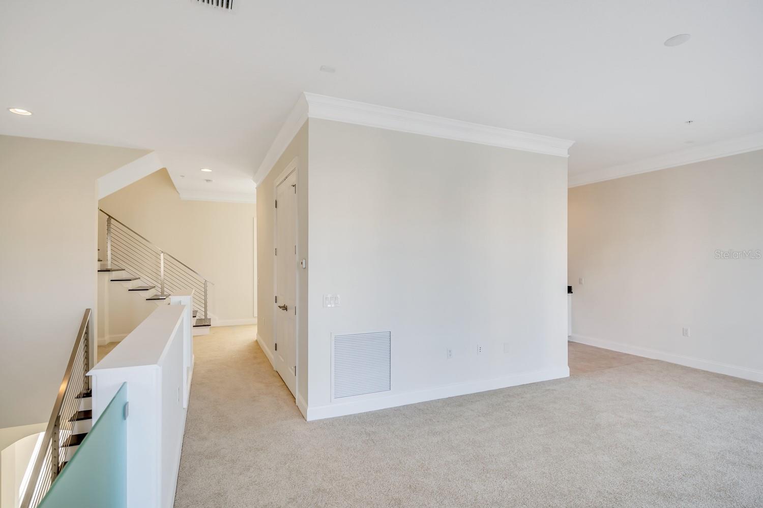 390 NEWBURY PL N — photo 30