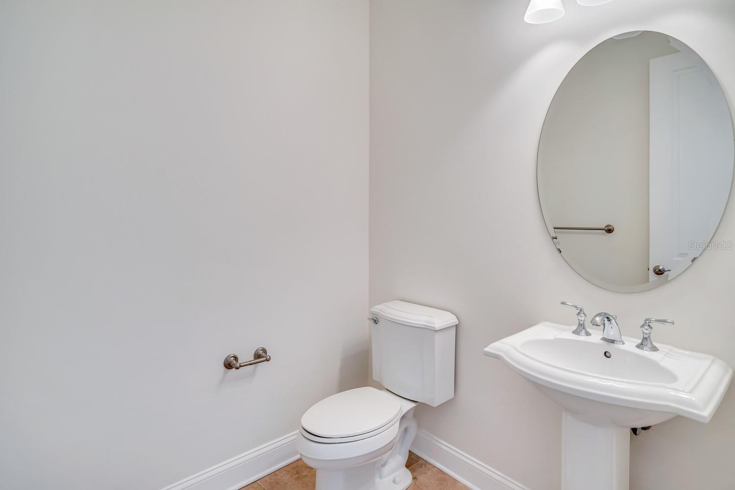 390 NEWBURY PL N — photo 29