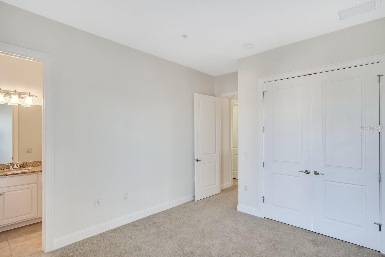 390 NEWBURY PL N — photo 33
