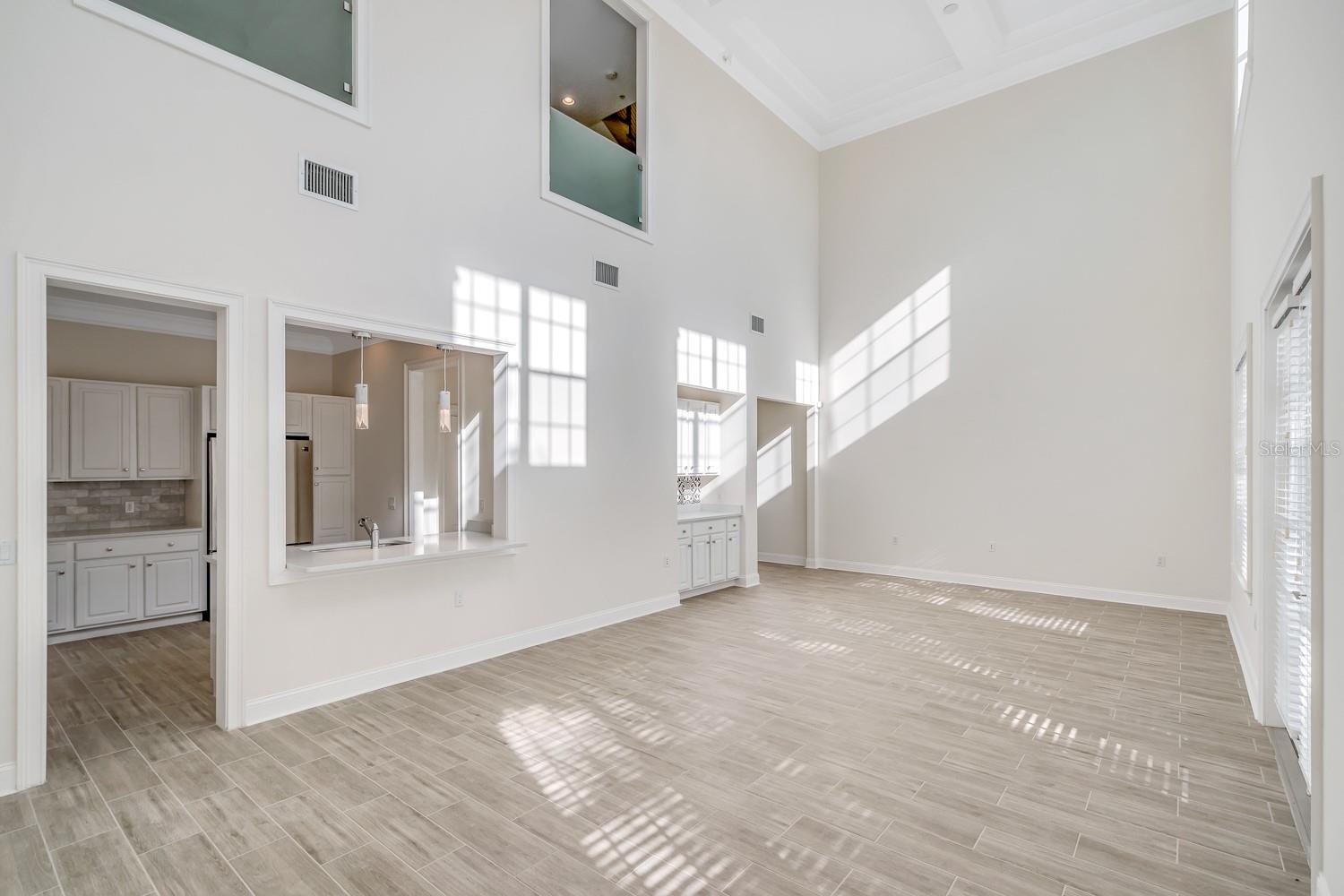 390 NEWBURY PL N — photo 5