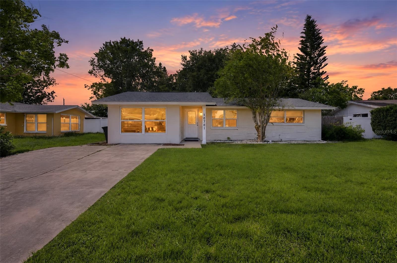 10701 OLEANDER DR — photo 3