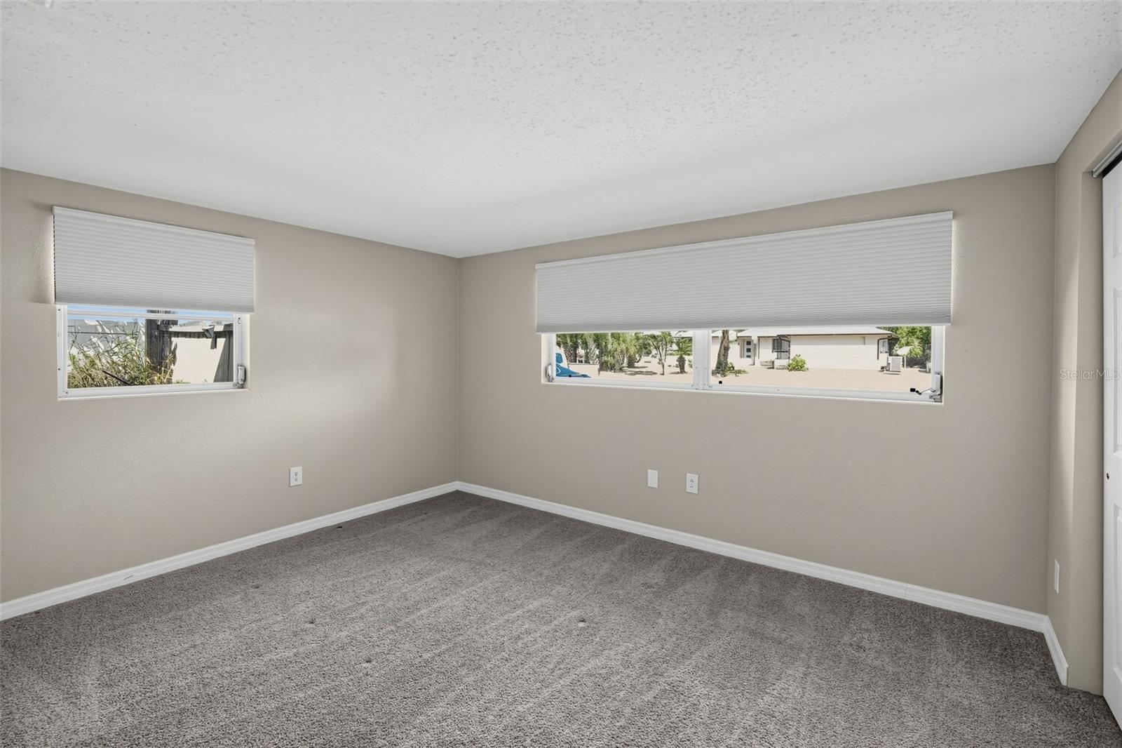 10701 OLEANDER DR — photo 18