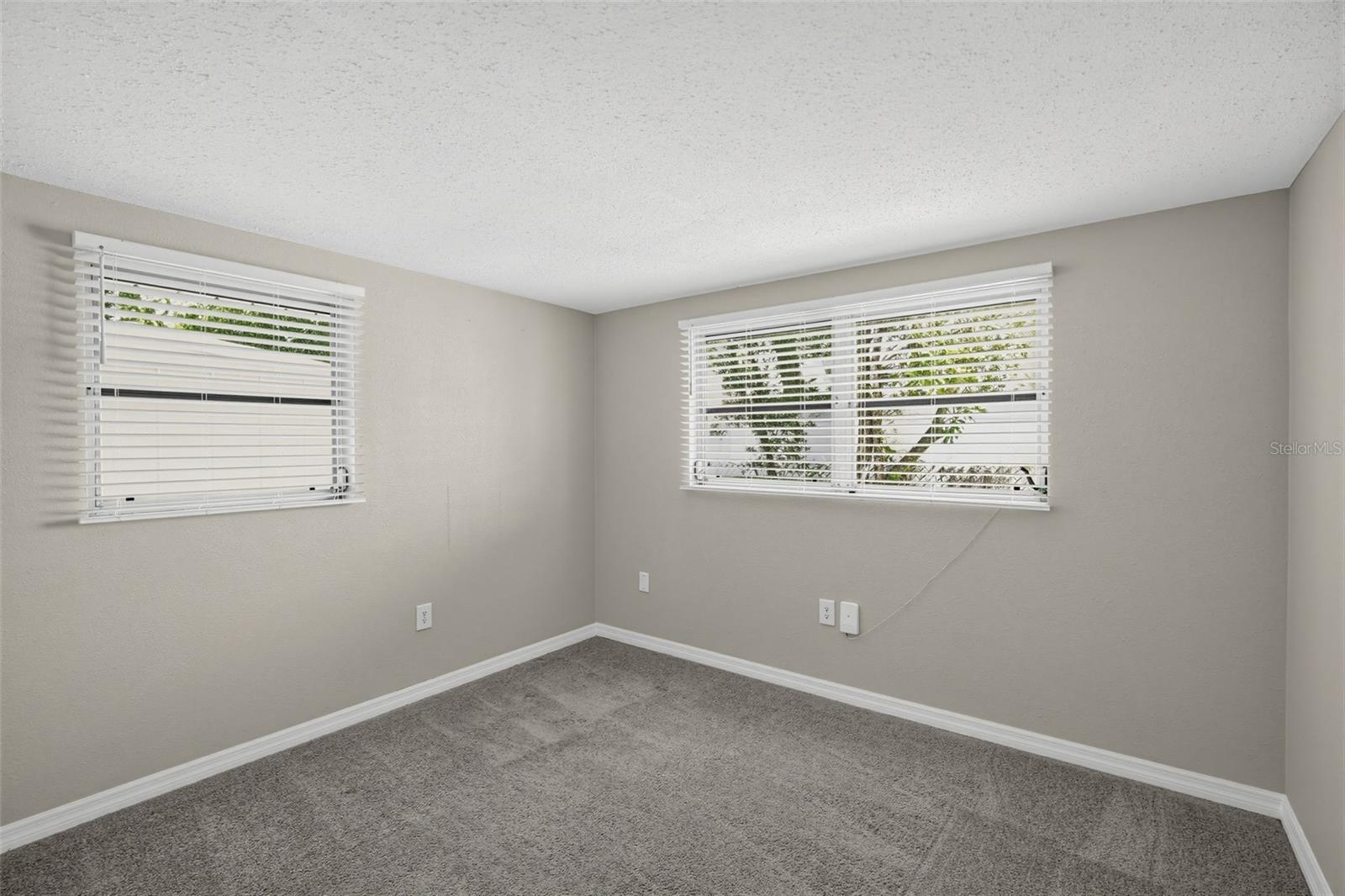 10701 OLEANDER DR — photo 21