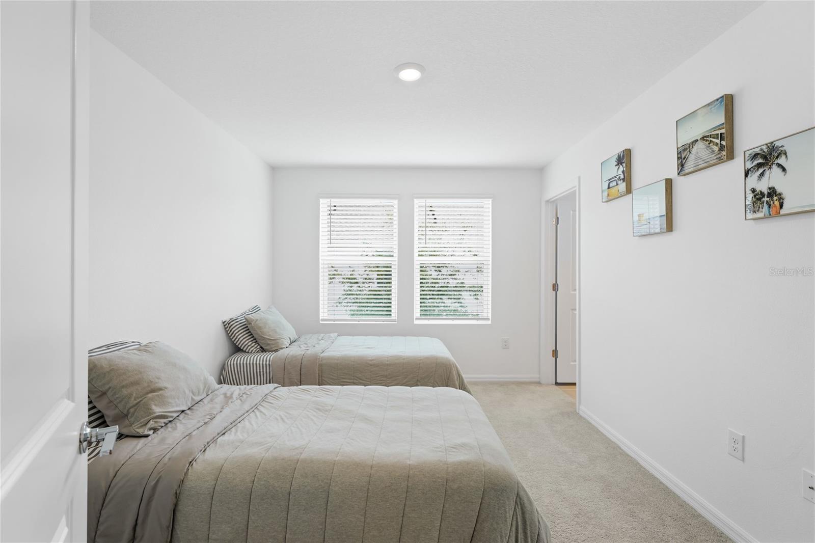 8724 DAYBREAK ST — photo 37