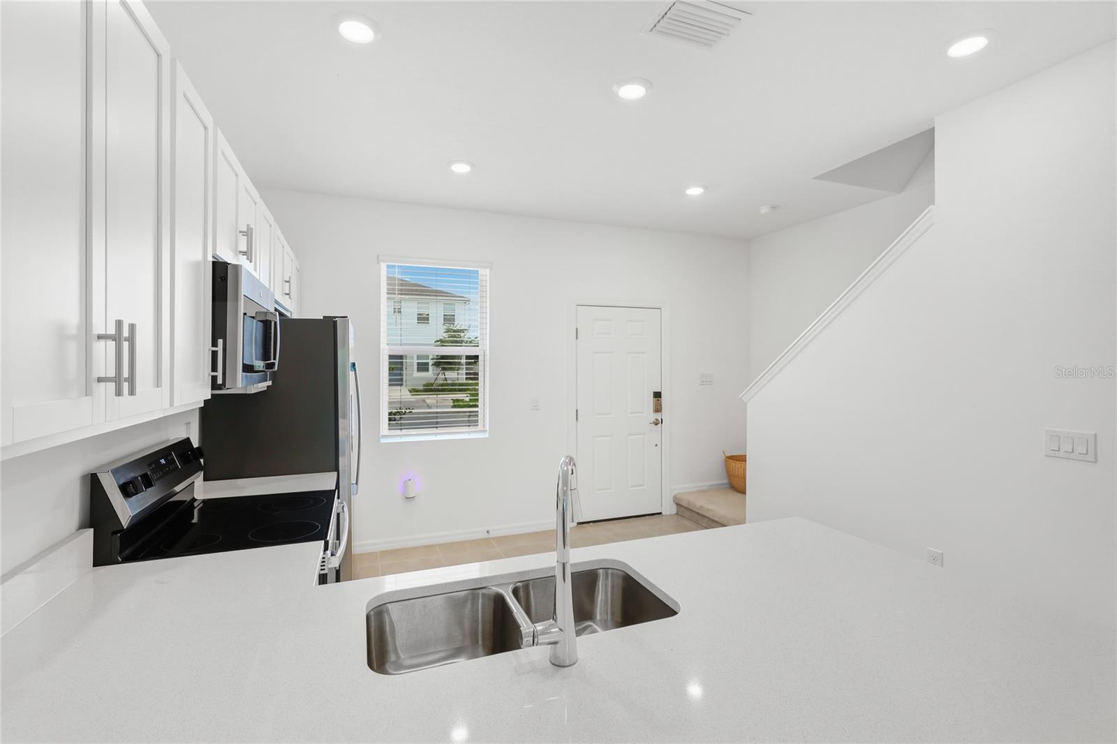 8724 DAYBREAK ST — photo 11