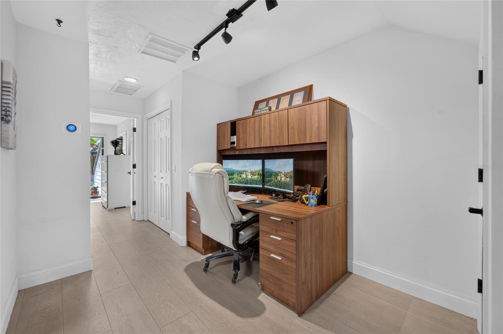 5205 OAK CHARTER CT — photo 24