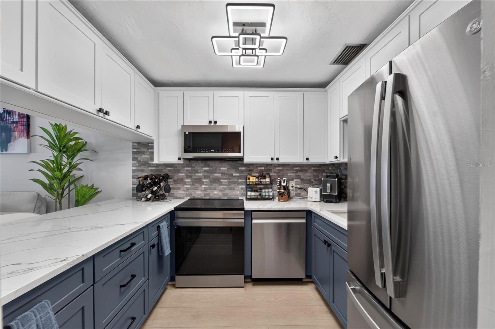 5205 OAK CHARTER CT — photo 17