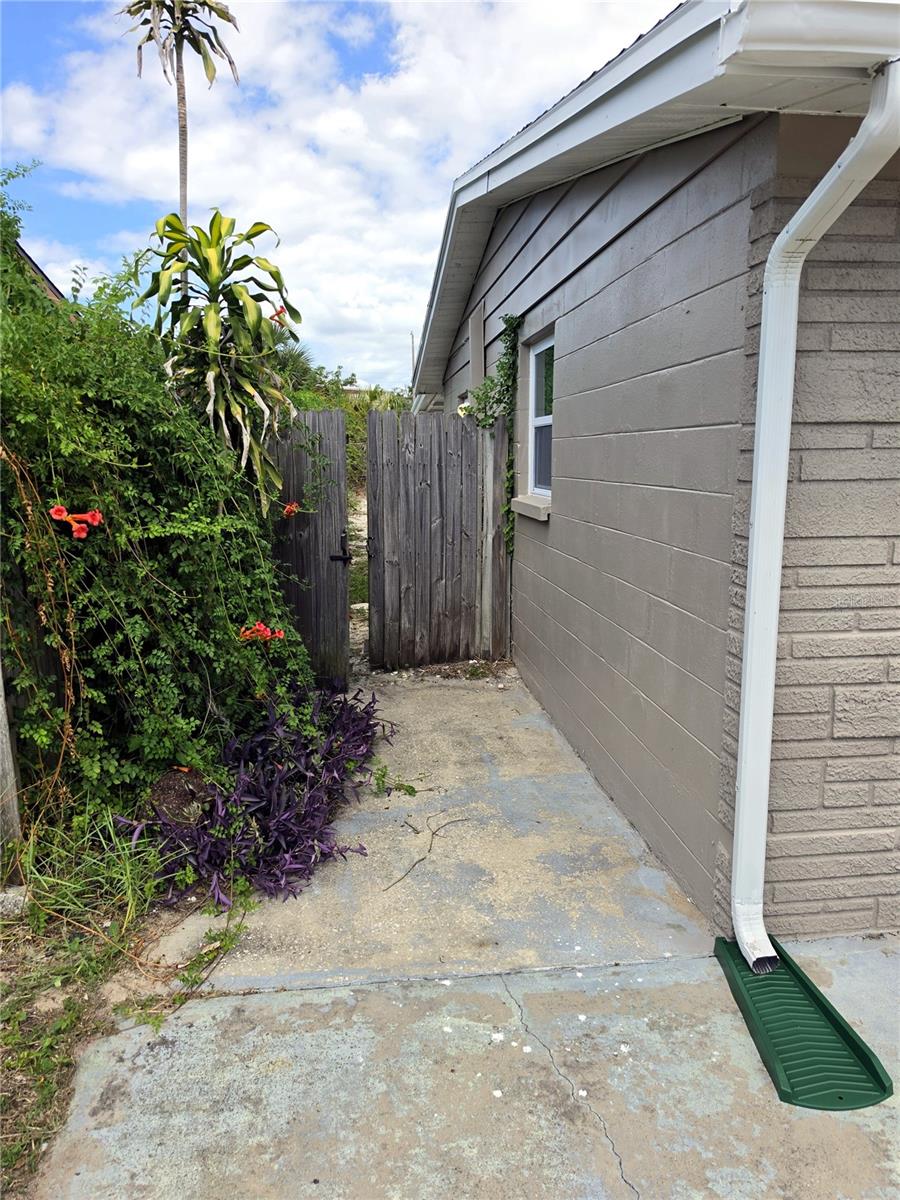 3647 BIGELOW DR — photo 23