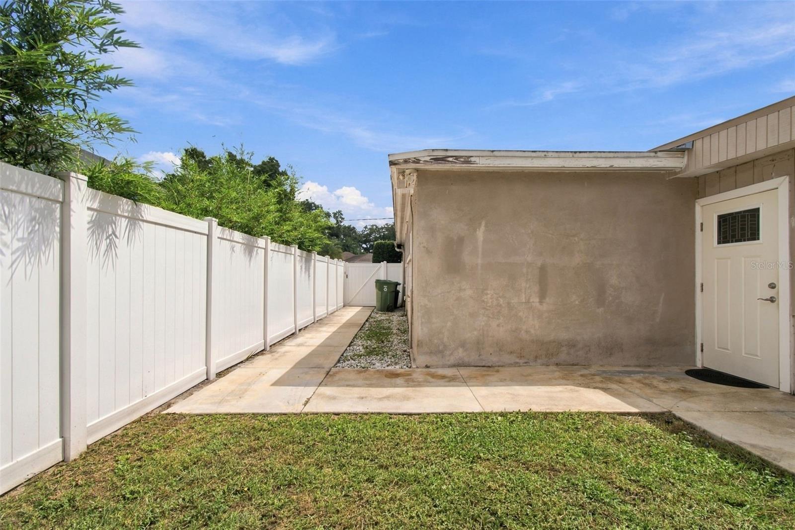 11006 N OAKLEAF AVE — photo 37