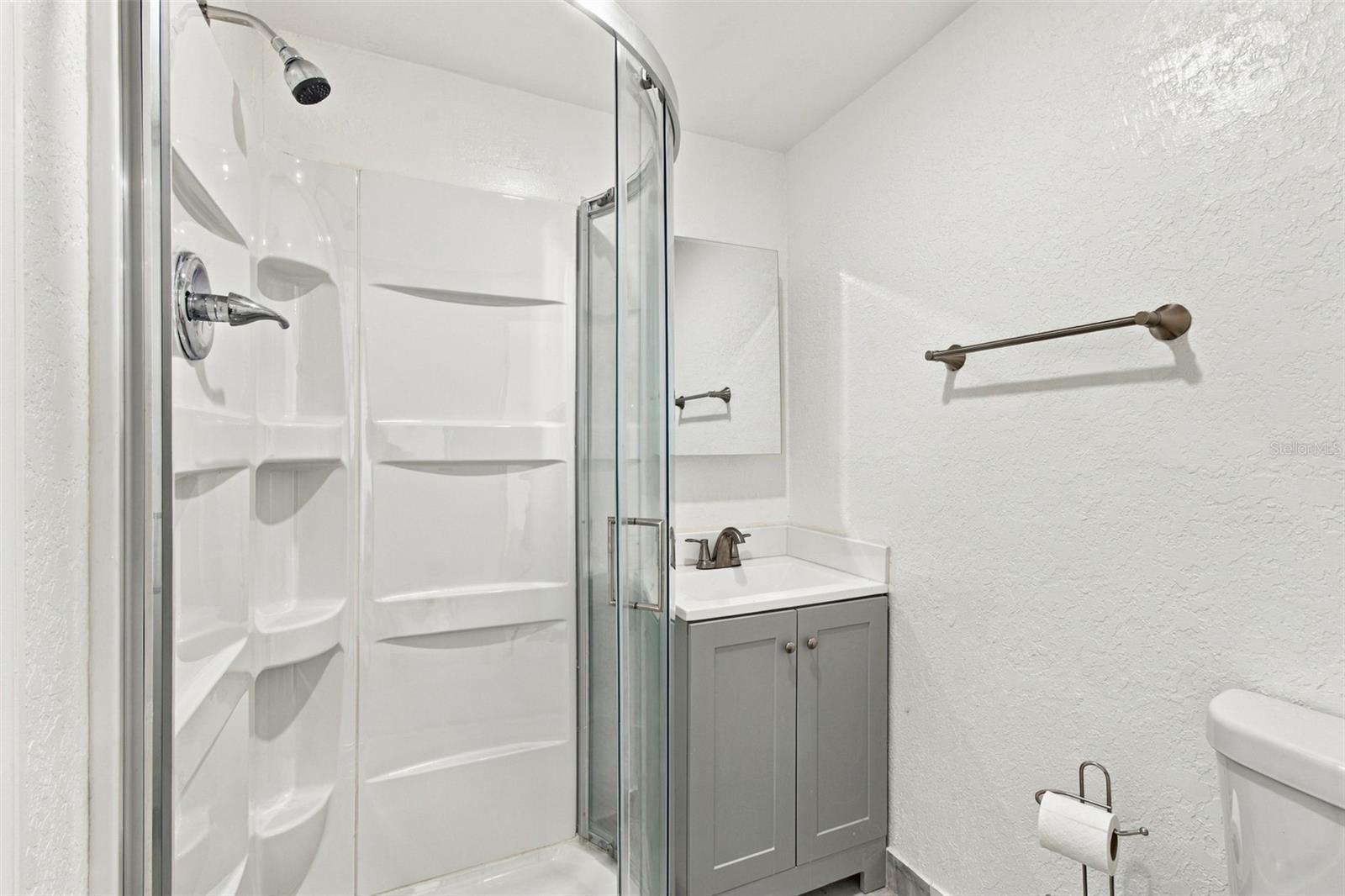 11006 N OAKLEAF AVE — photo 17