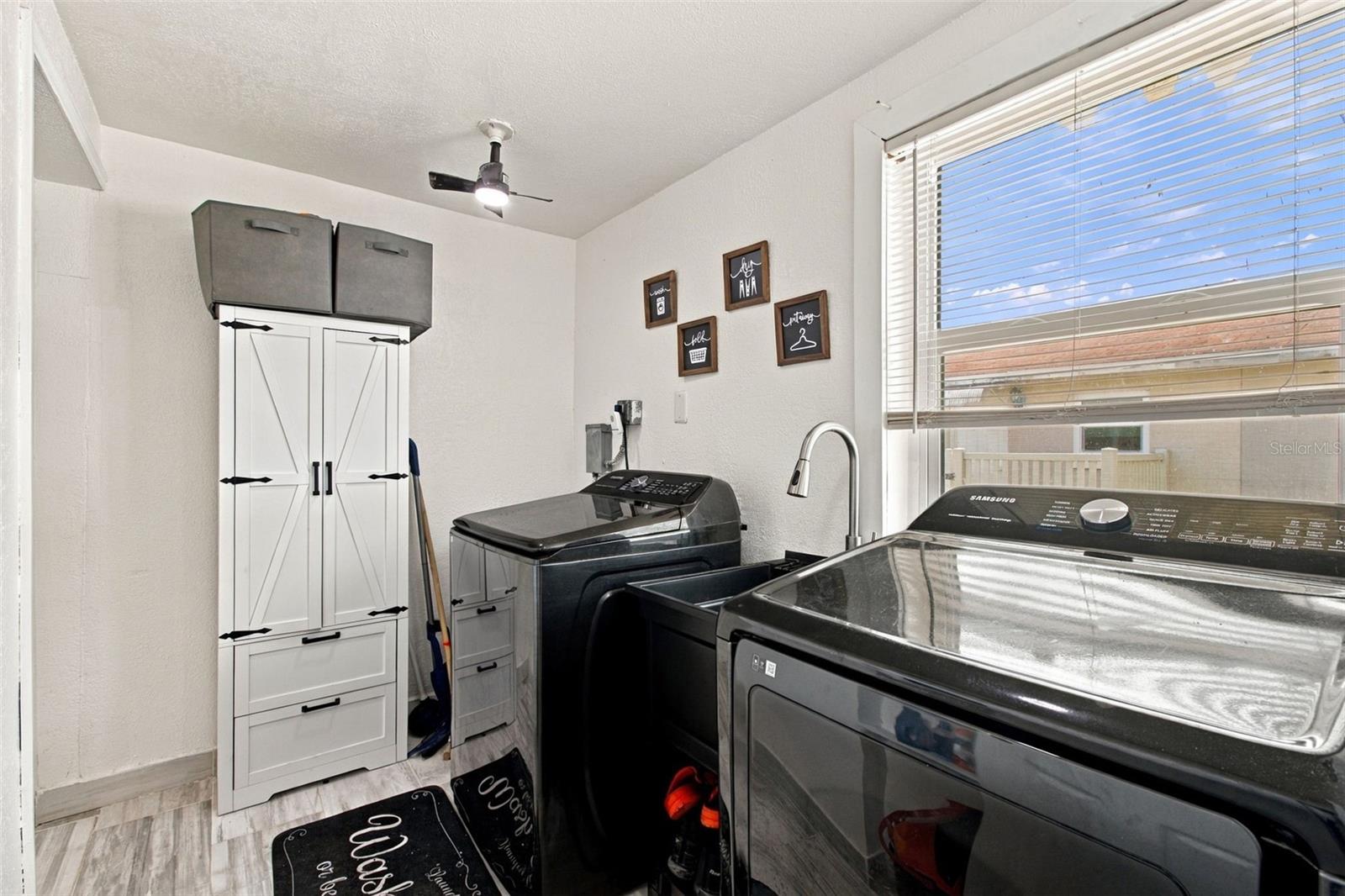 11006 N OAKLEAF AVE — photo 16