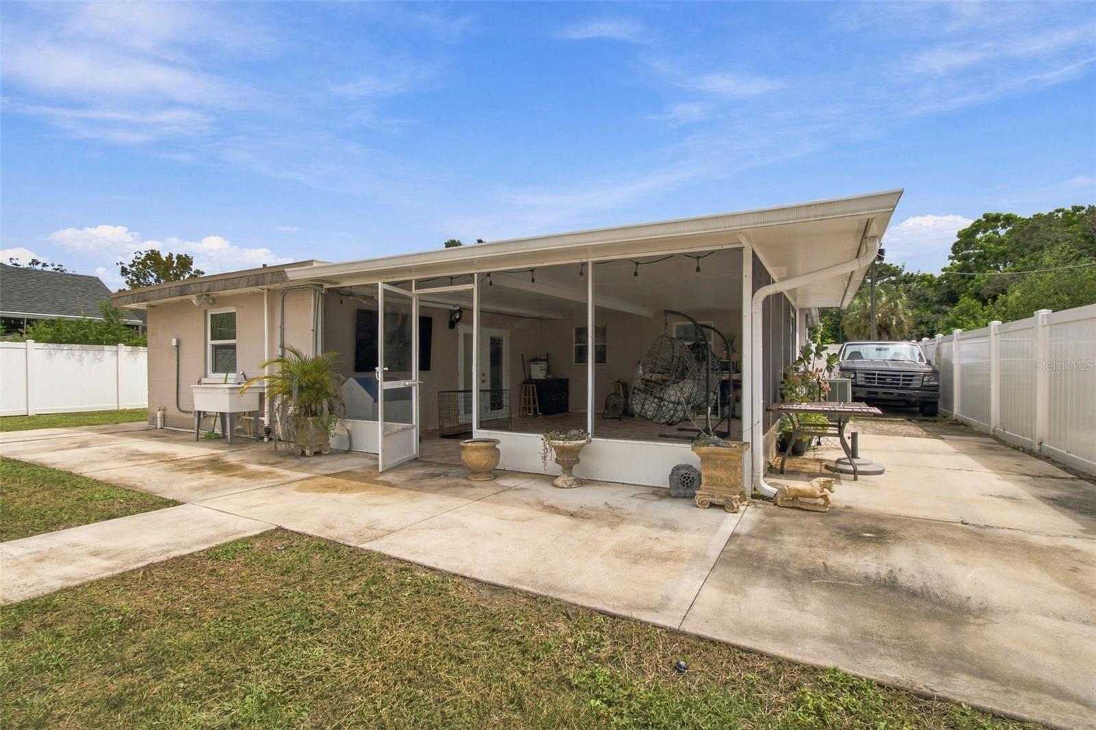 11006 N OAKLEAF AVE — photo 27