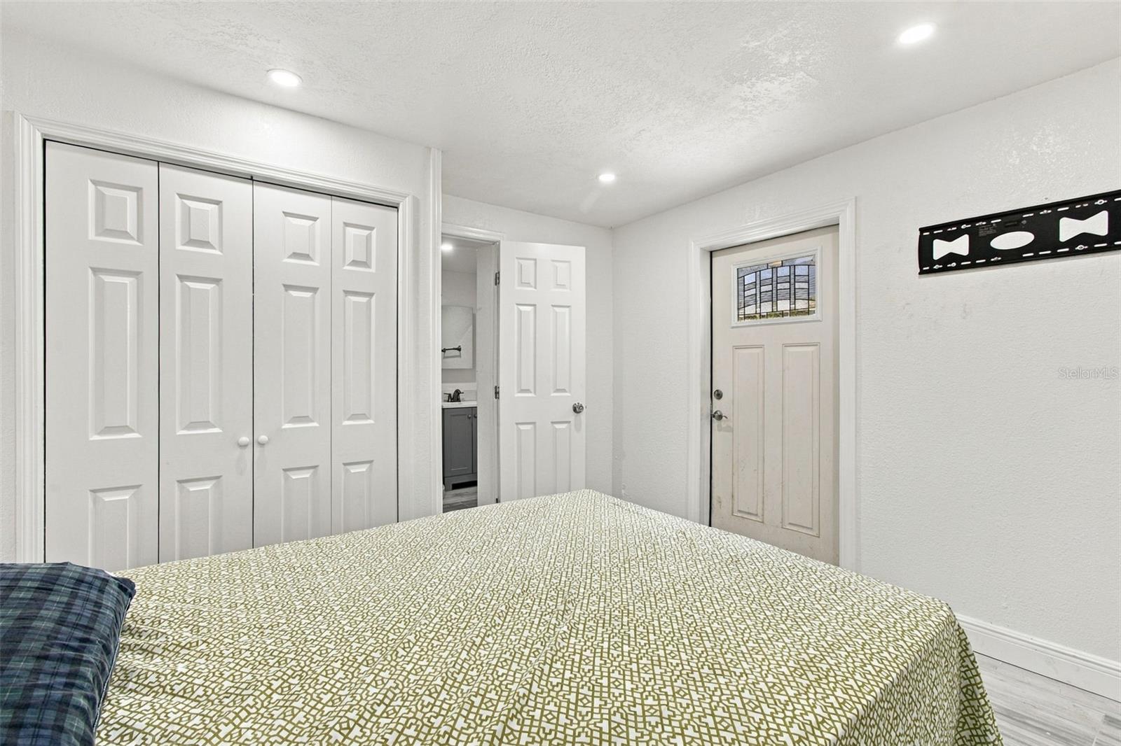 11006 N OAKLEAF AVE — photo 18